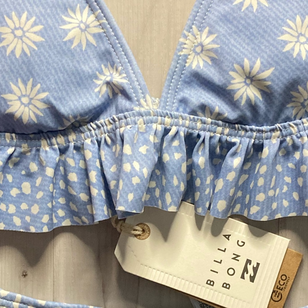 Billabong 🏝️ Where to Ruffle Girls’ Floral Ruffle Tri Light Blue Bikini Set - Picture 8 of 14